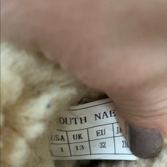 Australia Luxe Kids SHEARLING FRINGE boot! Rare! - Picture 5 of 10